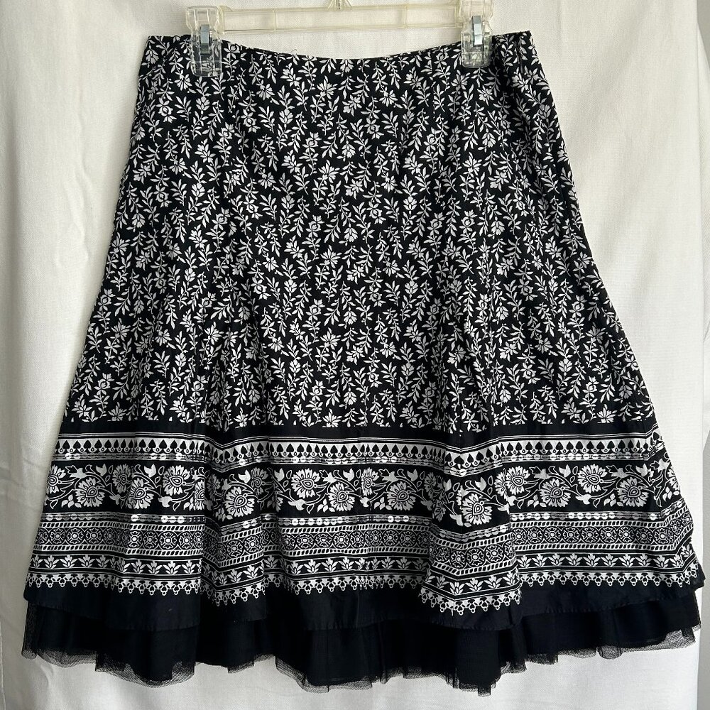 Apt 9 Black & White Bohemian Flower Skirt with Mesh Ruffle Size 10